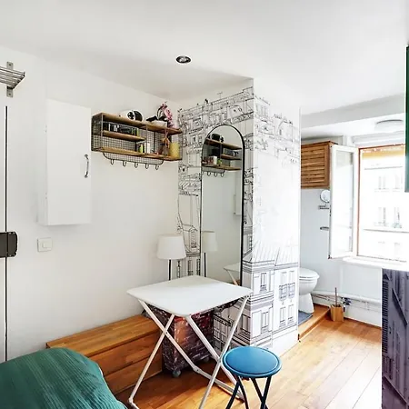 Cute Boudoir - Heart Of Bastille * Paris